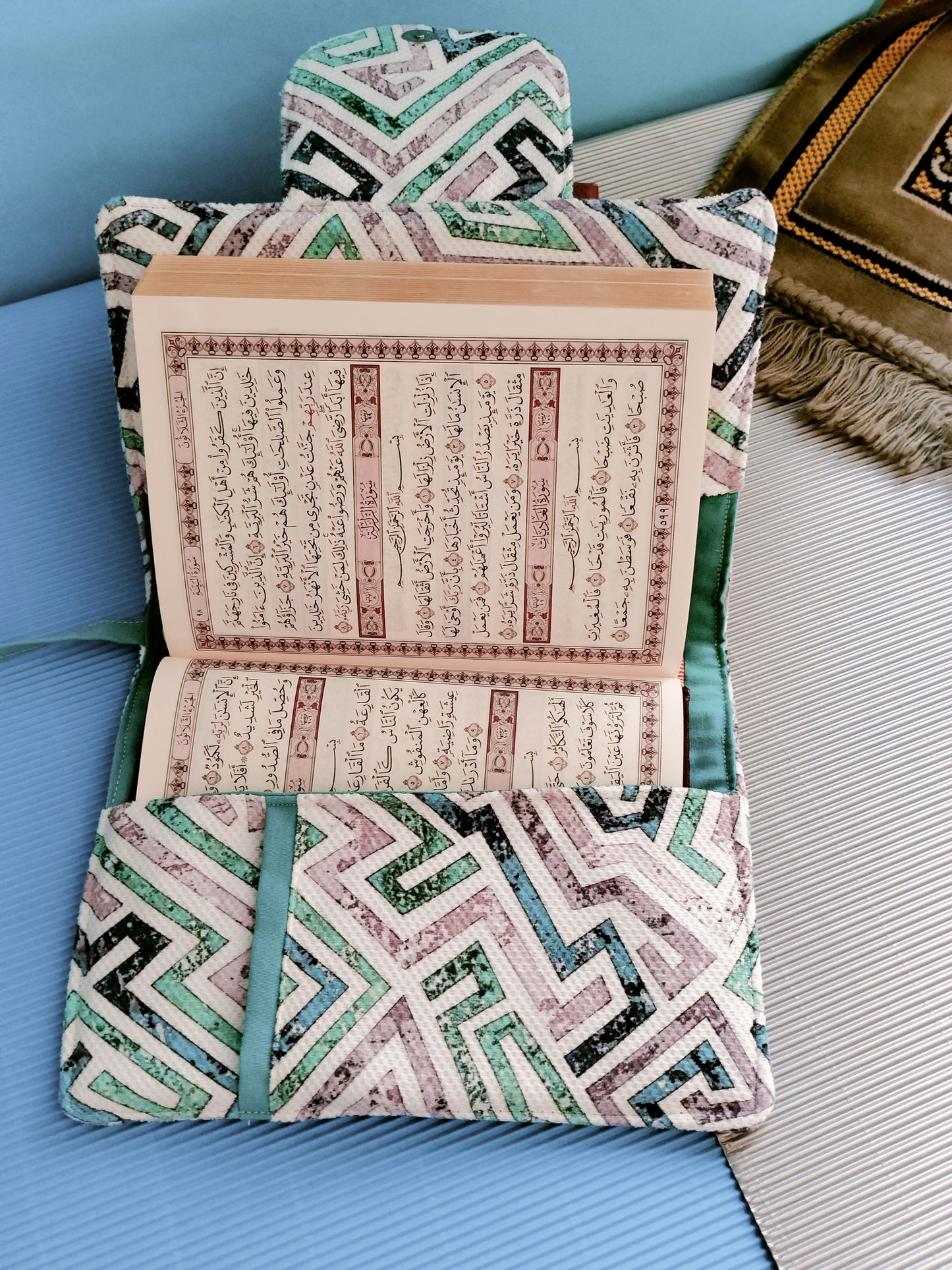 Lovely shapes Mus7af cover 20*14cm