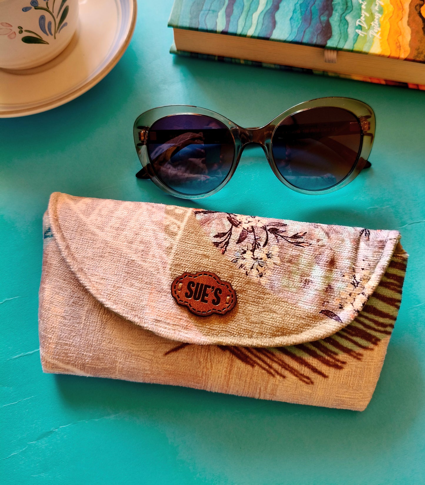 Simple Beige color Glasses Case