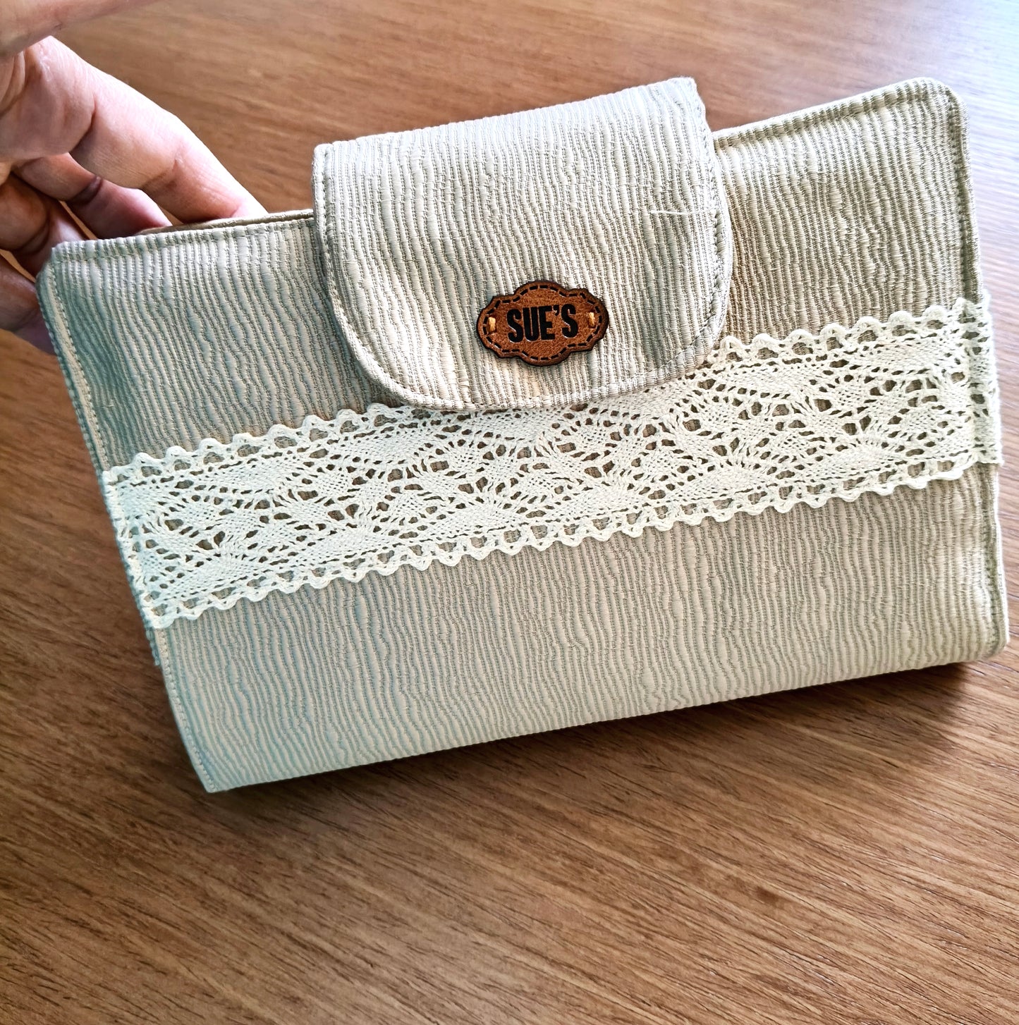 Unique gold Mus7af Cover 20*14cm