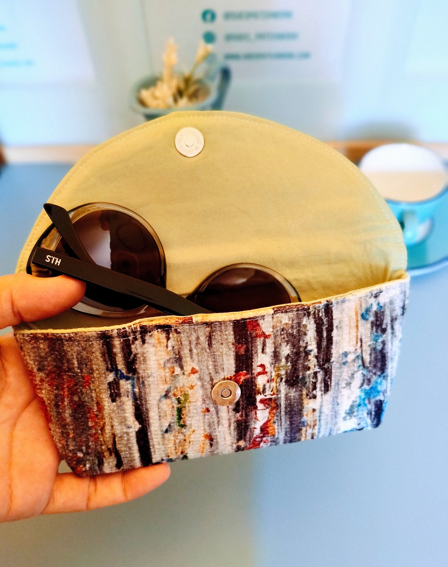Scrambled color Glasses Case
