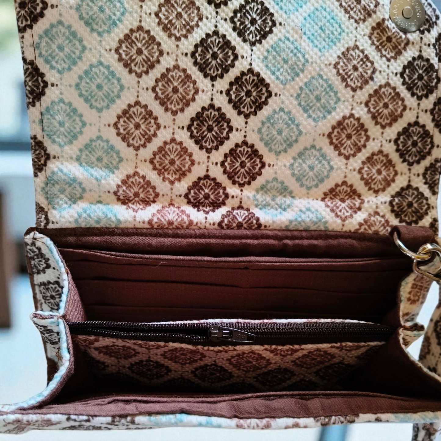 elegance big Wallet with chain Cross hand