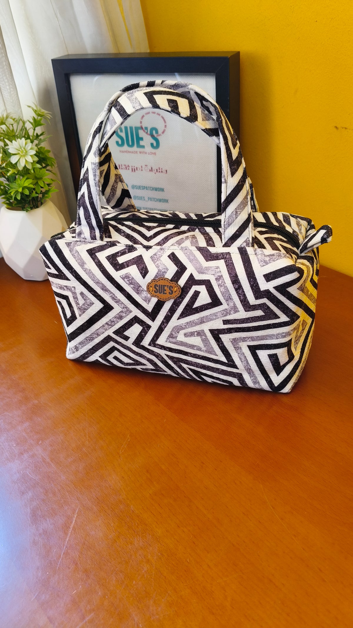 box big Makeup Bags with handle 23*12*11cm