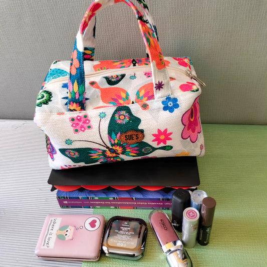 Butterfly box Makeup Bags with handle خلف