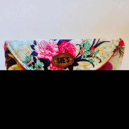 Suepatchwork handcrafted floral fabric glasses case with magnetic closure and protective inner padding