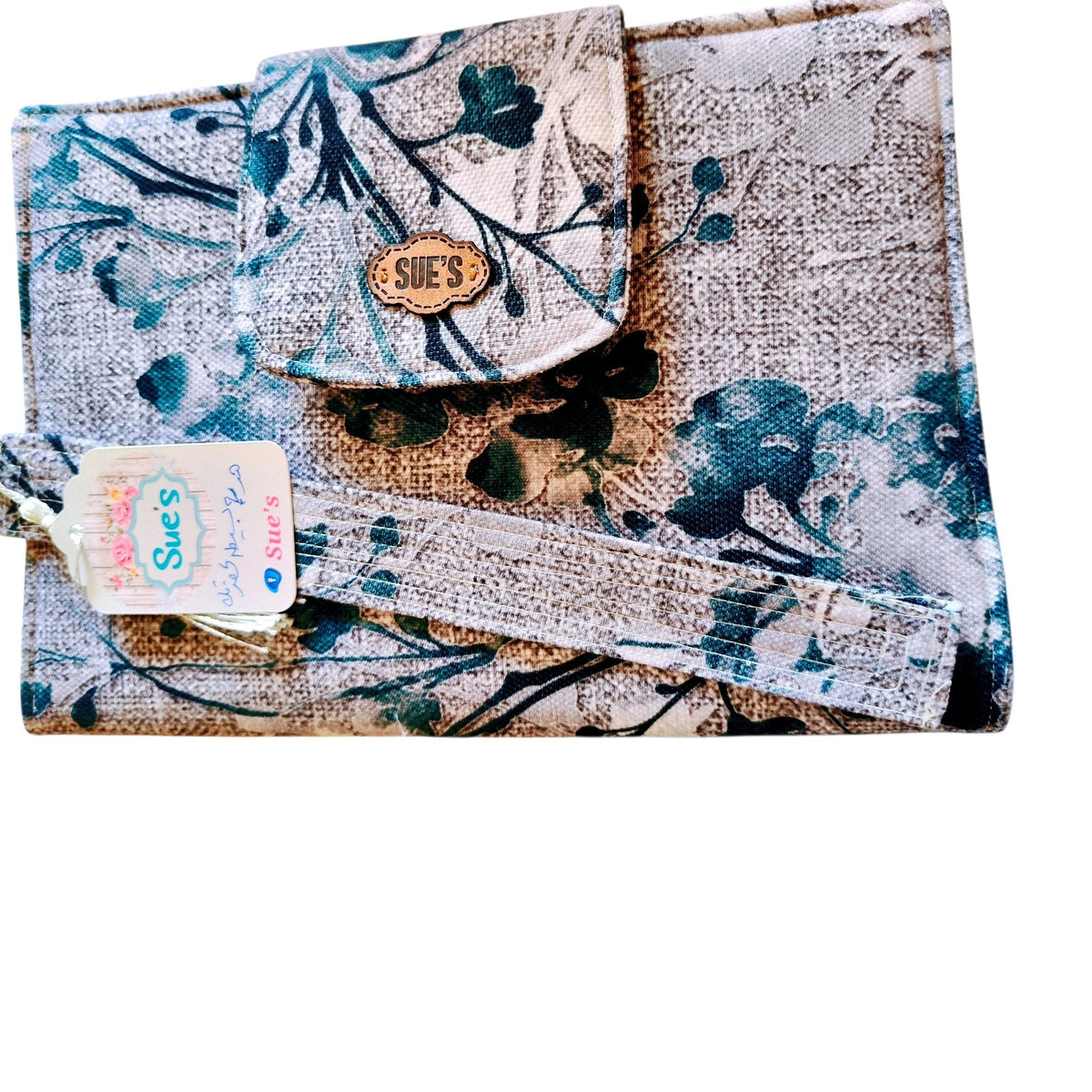 Suepatchwork handmade fabric Quran cover with a floral pattern in 20x14cm size featuring a secure button closure.
