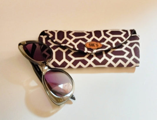 Whit geometric Glasses Case