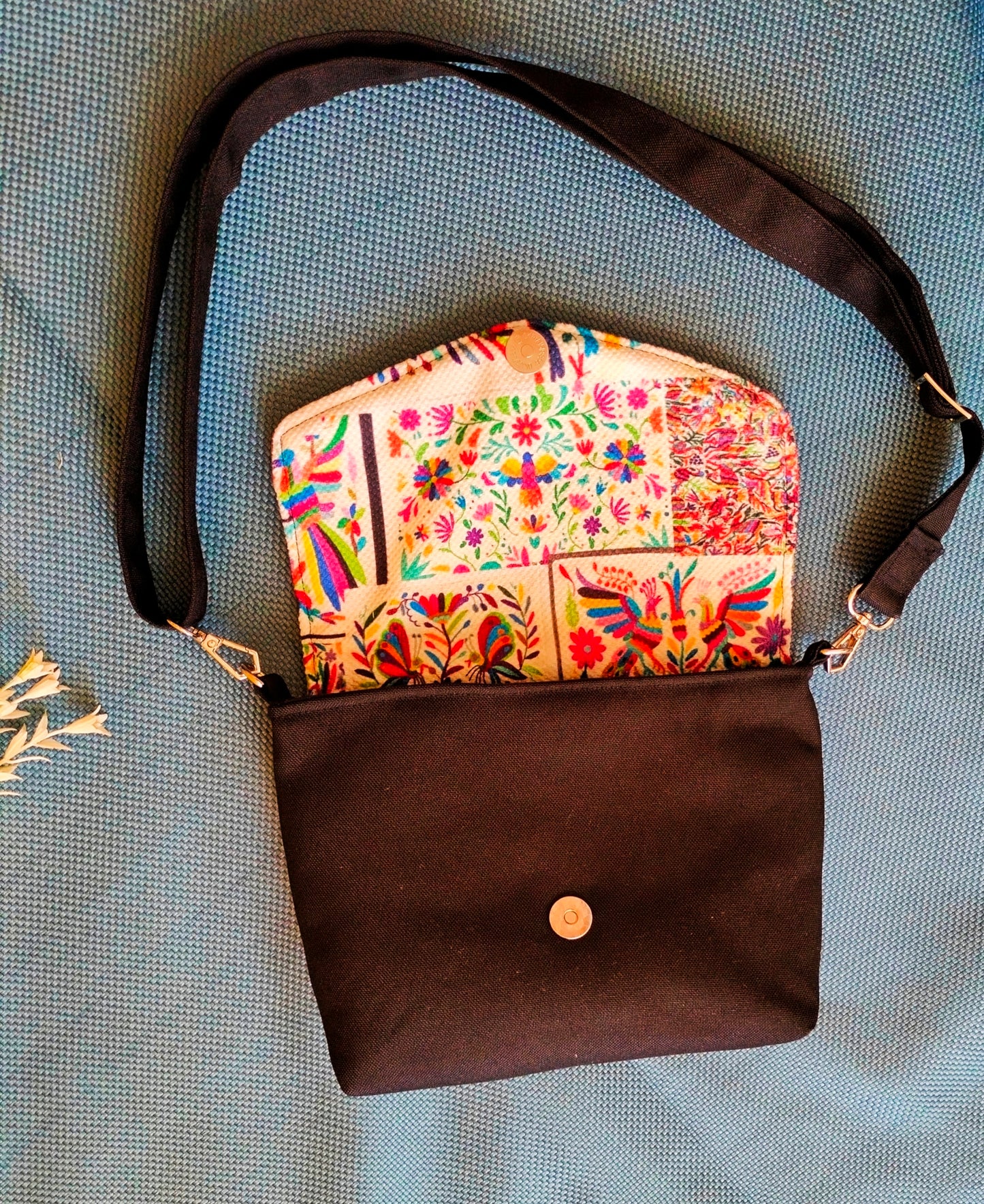 Black color small cross bag