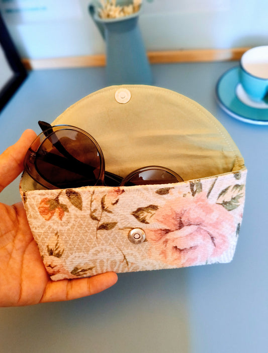 Spring flower Glasses Case