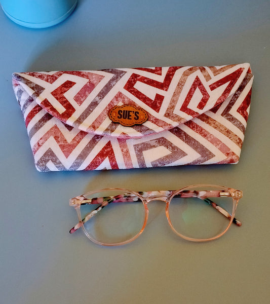 (دLovely Geometric color Glasses Case