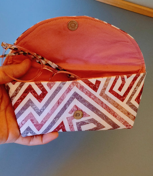 (دLovely Geometric color Glasses Case