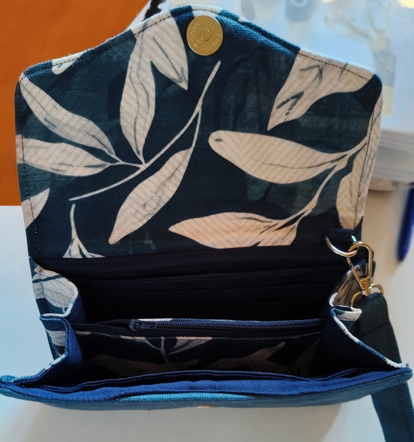 calming Leaves. big Wallet 20*12cm