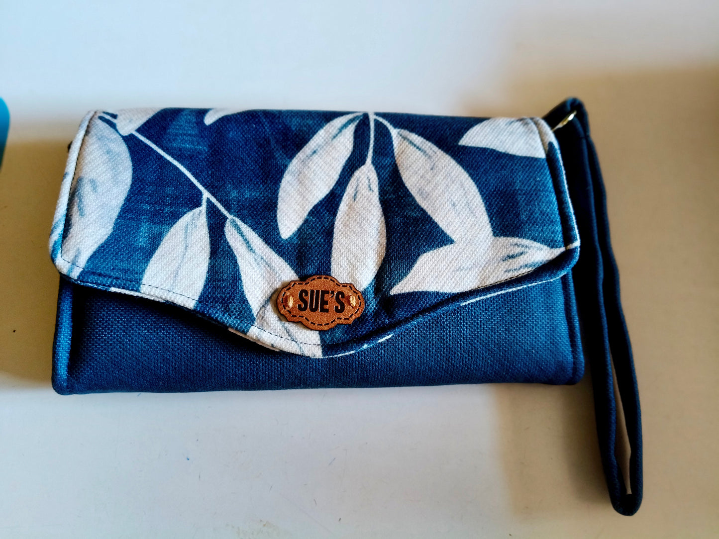 calming Leaves. big Wallet 20*12cm