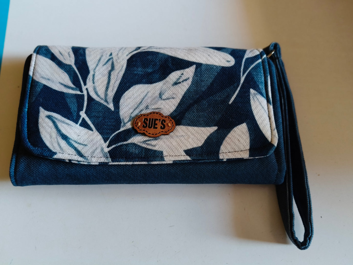 calming Leaves. big Wallet 20*12cm