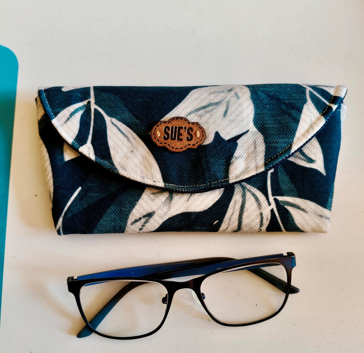 calming Leaves Glasses Case