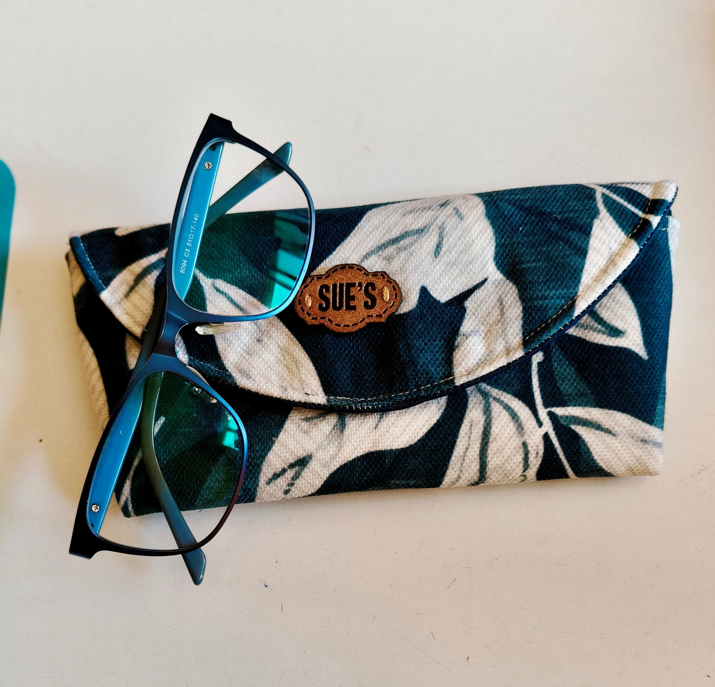 calming Leaves Glasses Case