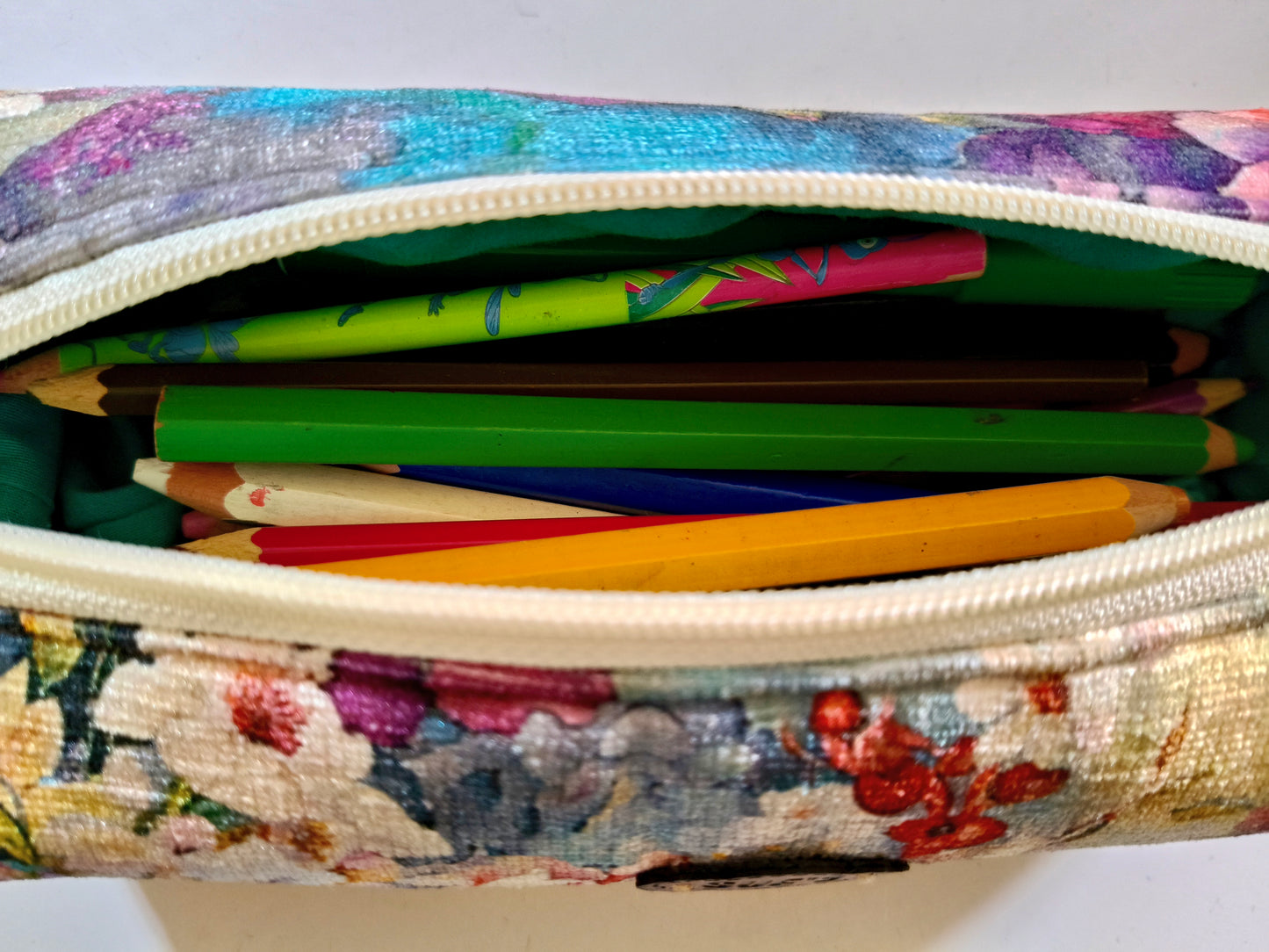 Flower garden pencil case size 21width*8cm long*6cm depth