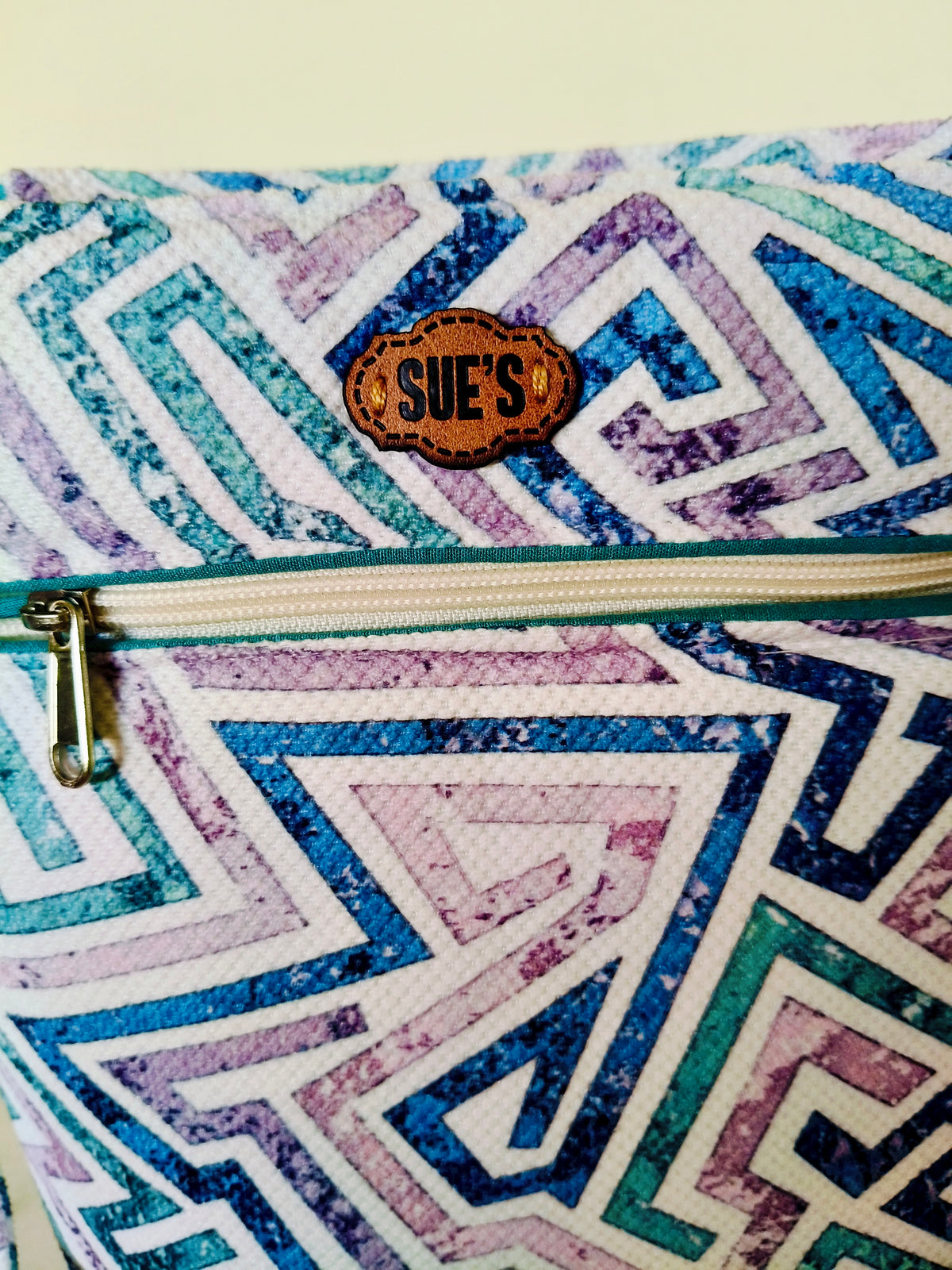 Lovely shapes Medium Cross Bag 30*25cm