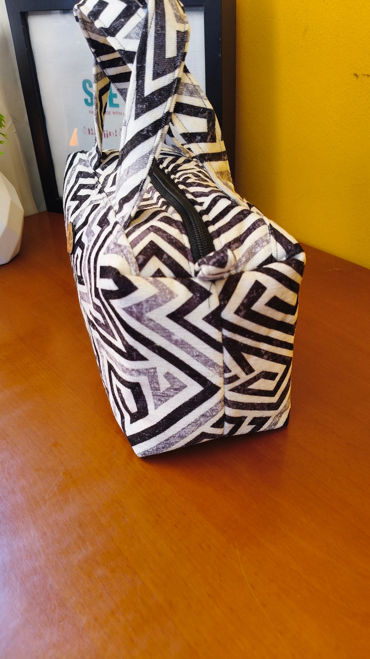 box big Makeup  Bags with handle 23*12*11cm