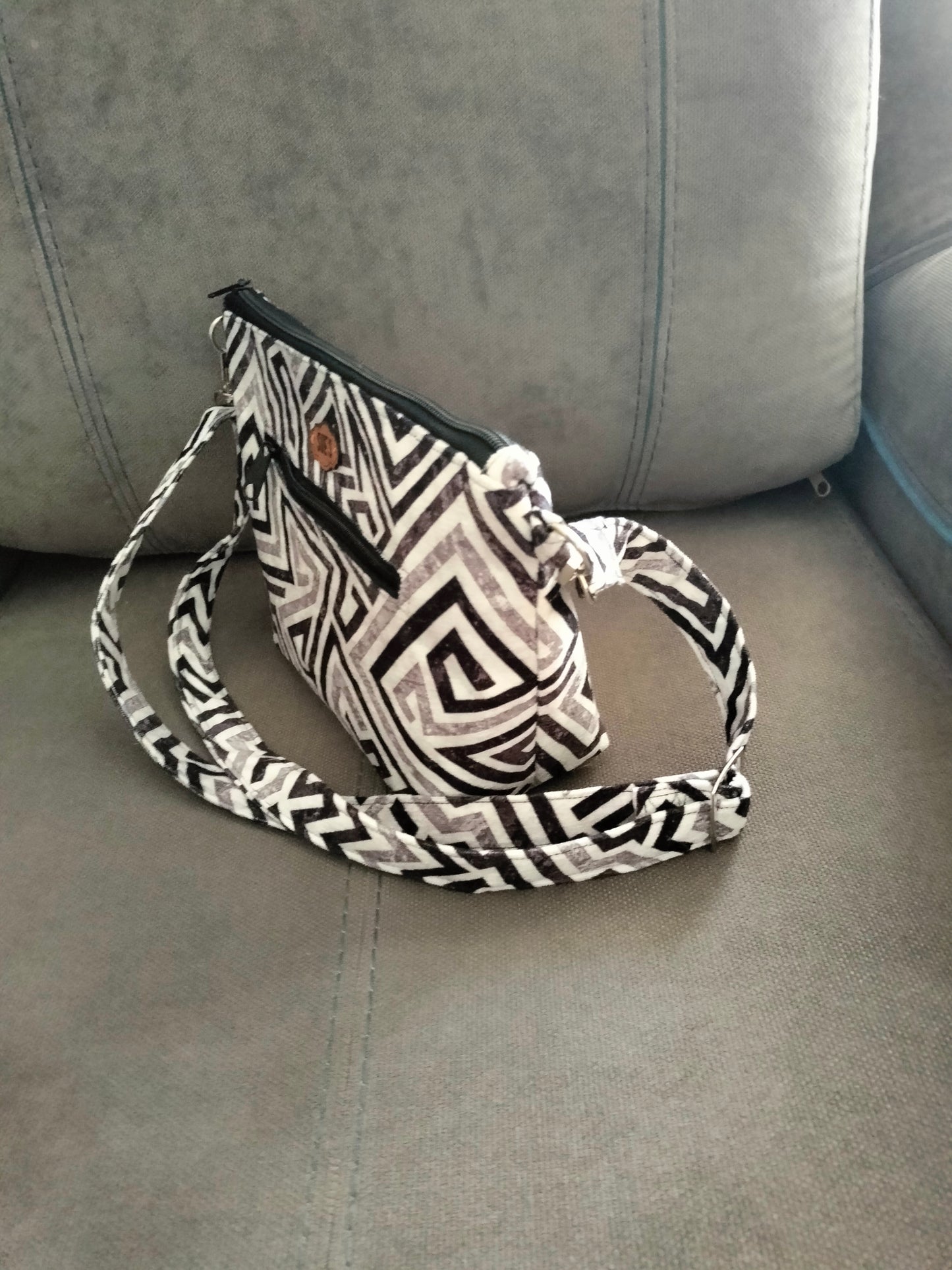 Black *white Medium Cross Bag