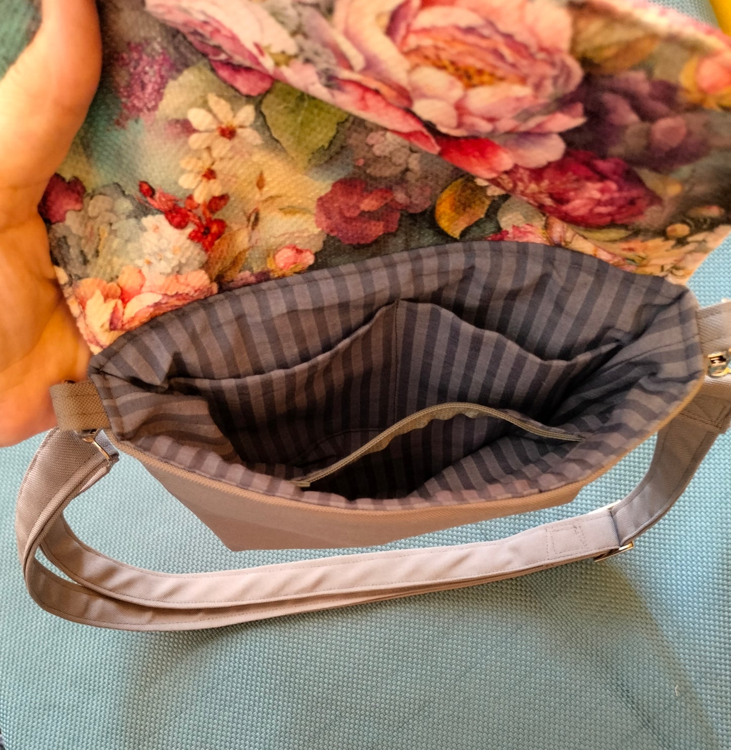 Gray flower color small cross bag