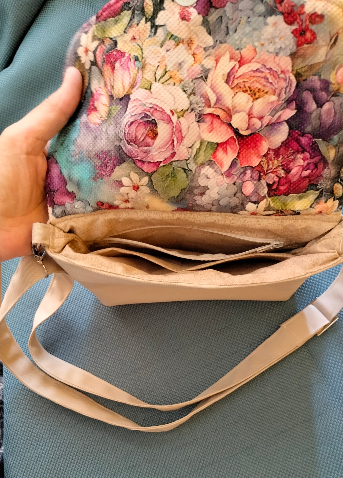 Beige flower color small cross bag