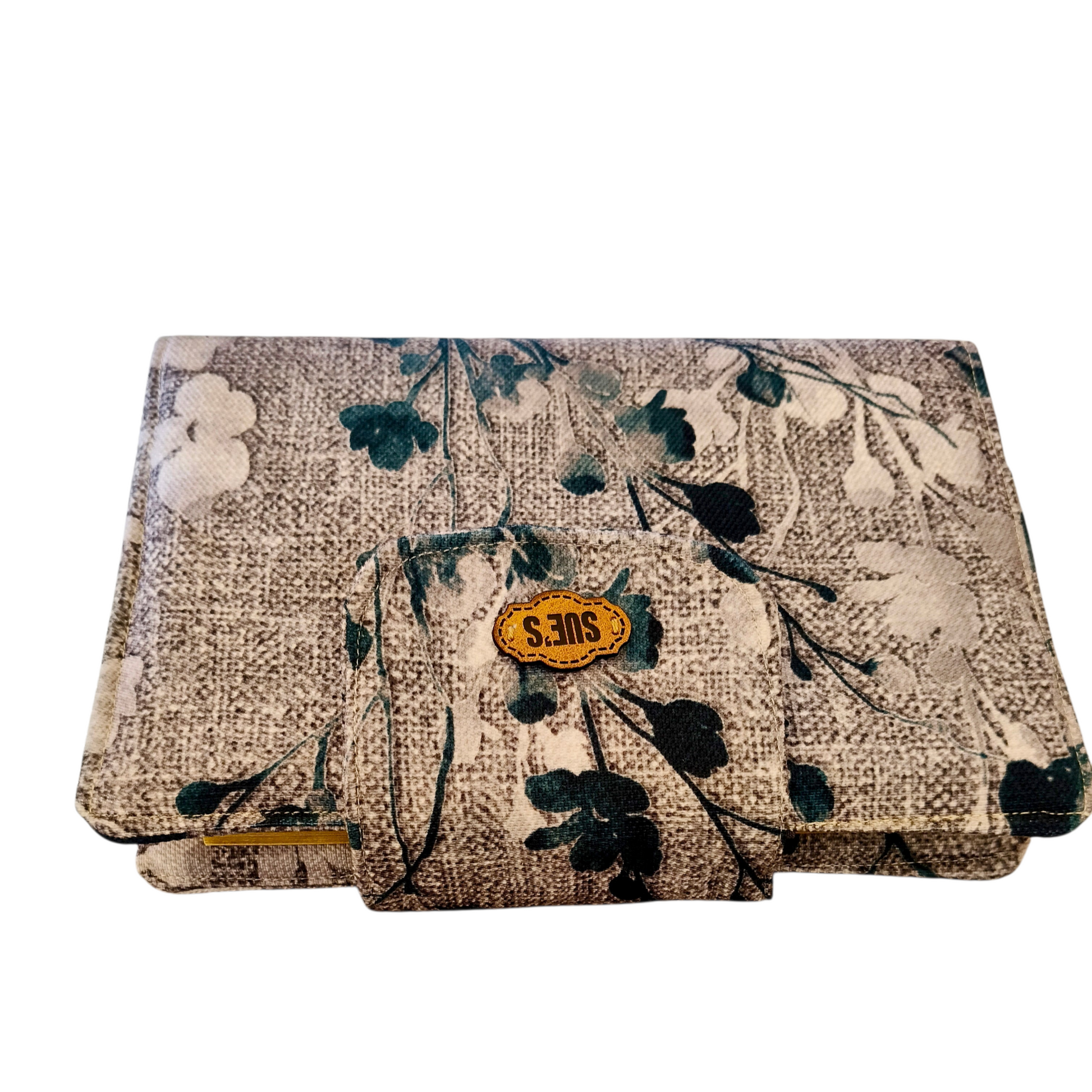 Suepatchwork handmade fabric Quran cover with a grey floral Dream flower pattern, size 25x18cm with a branded tag.