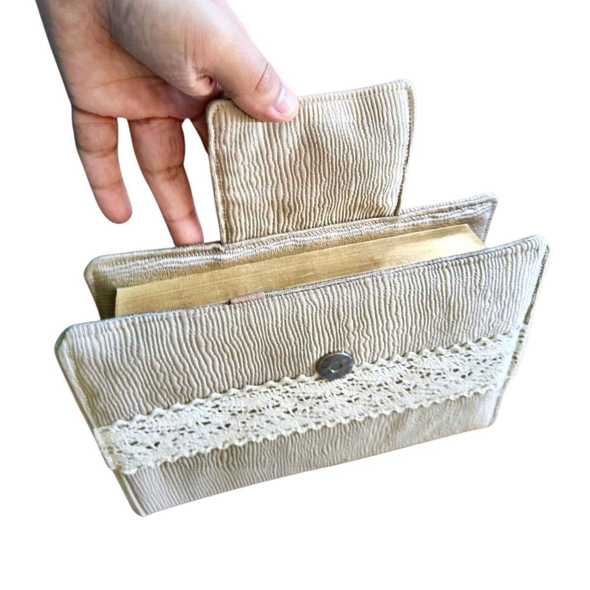 Suepatchwork gold fabric Quran cover with lace trim and snap button closure for 20x14cm book protection