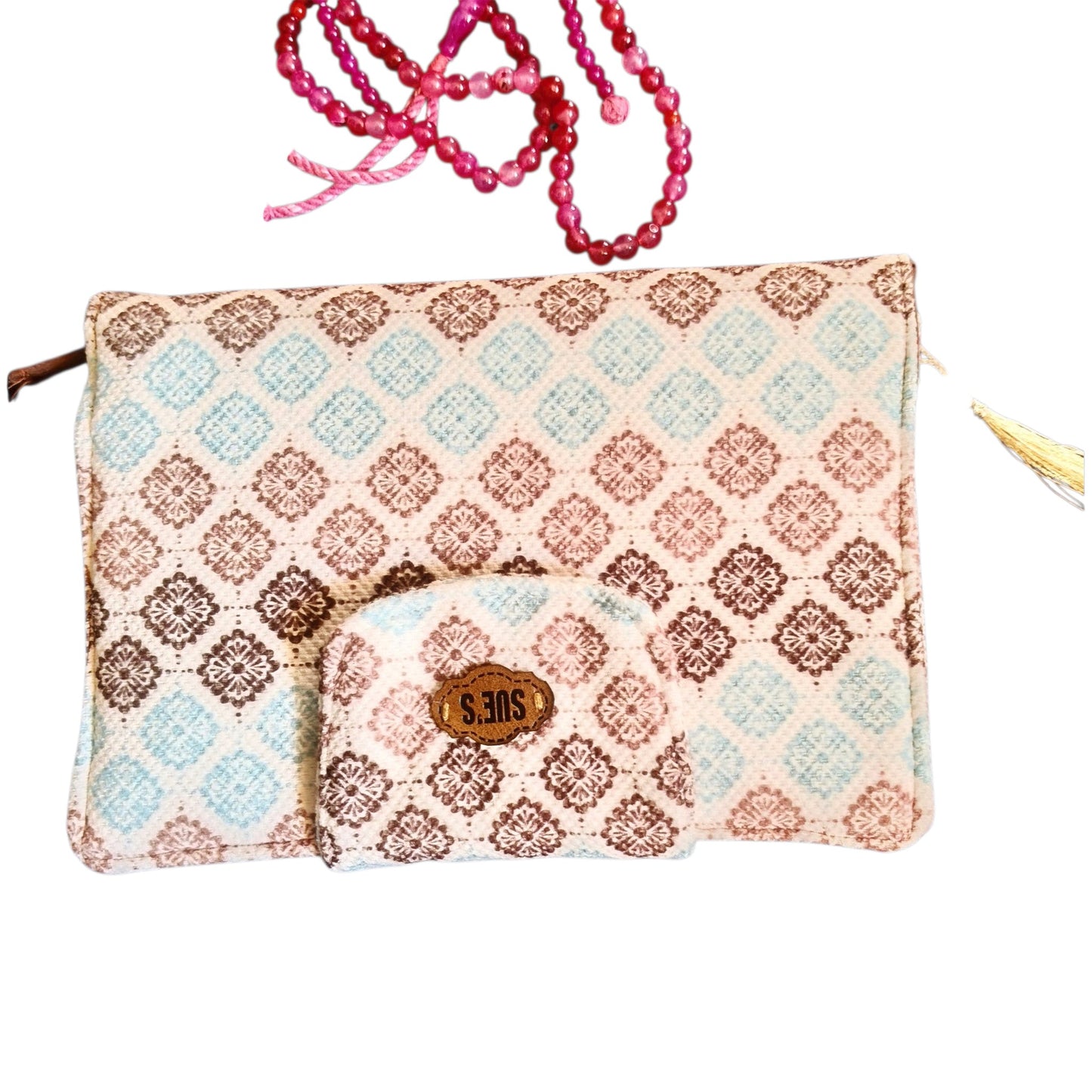Suepatchwork handmade fabric Mus7af cover in 20x14cm with a geometric floral pattern and a small front pocket