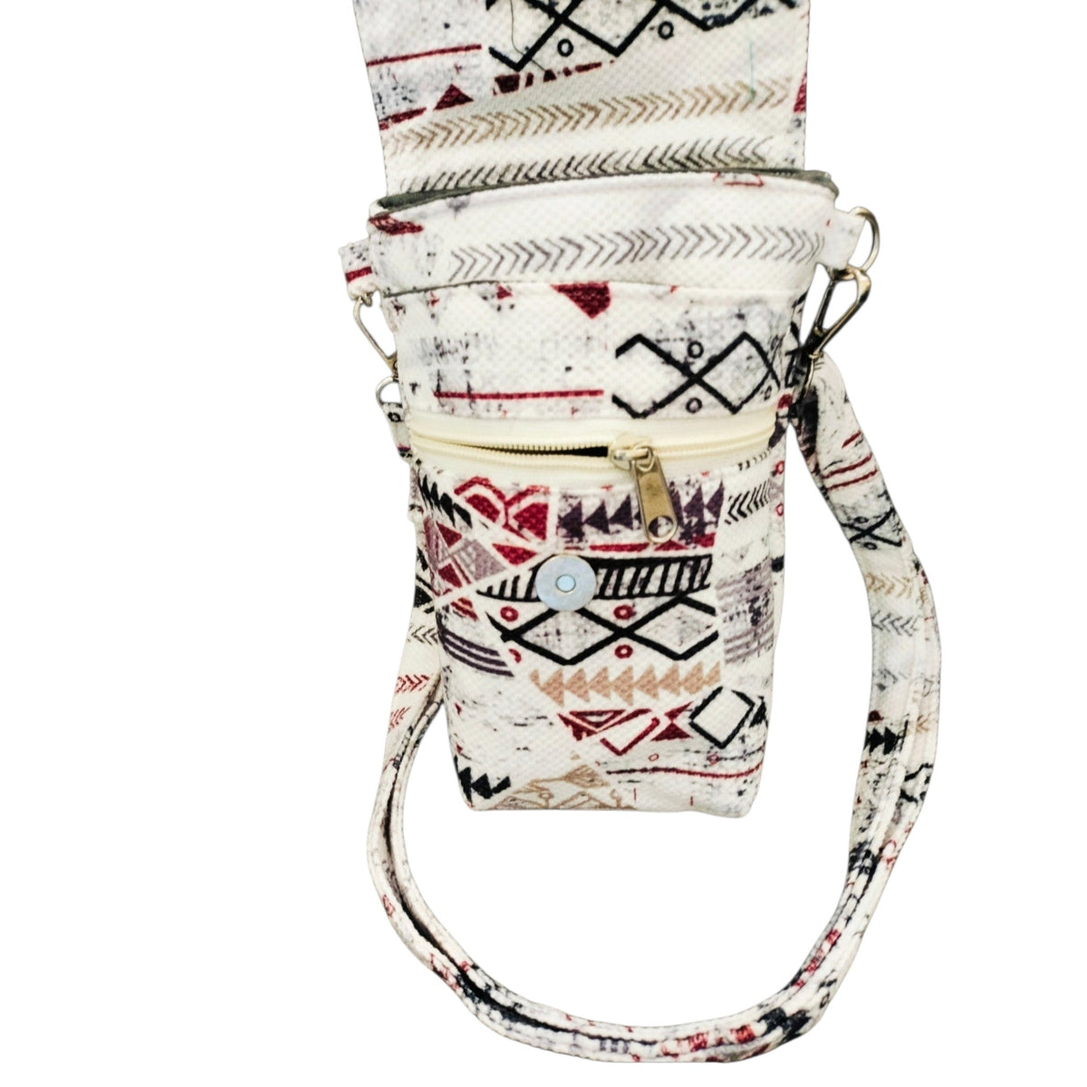 Suepatchwork white geometric print crossbody phone bag with magnetic flip-top closure and adjustable strap