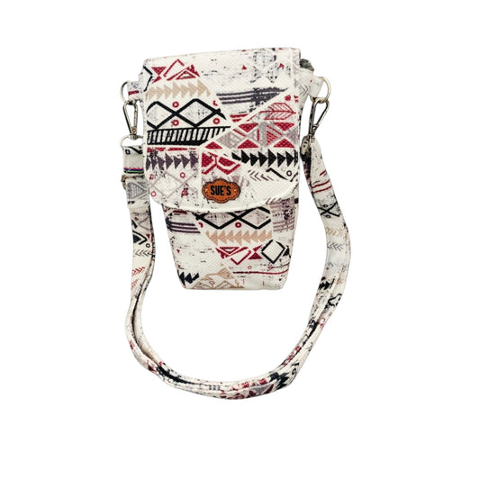 Suepatchwork white geometric print crossbody phone bag with magnetic flap and adjustable fabric strap